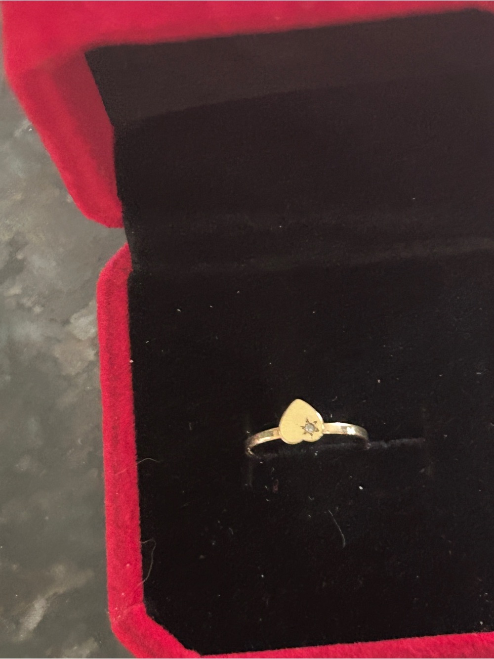 10kt yellow gold signed JM baby ring heart w/1 pt diamond